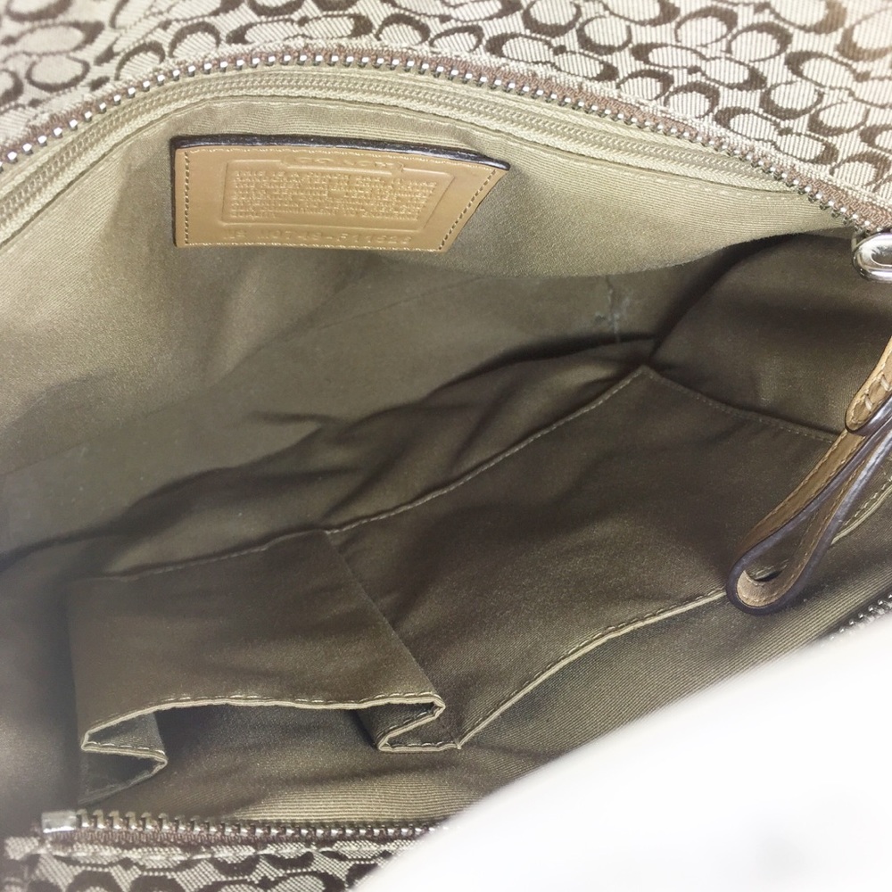 Authentic coach mini signature tan leather handbag - Picture 6 of 6